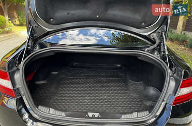 Седан Jaguar XF 2013 в 