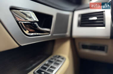 Седан Jaguar XF 2013 в 