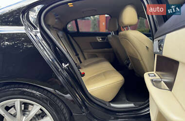 Седан Jaguar XF 2013 в 