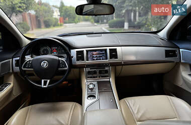 Седан Jaguar XF 2013 в 