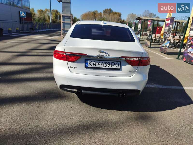 Седан Jaguar XF 2017 в Киеве