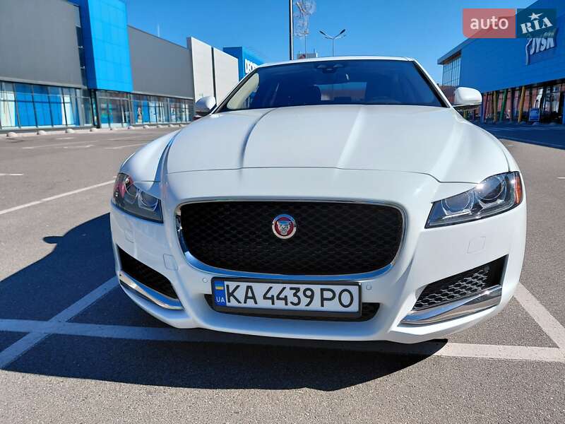 Седан Jaguar XF 2017 в Киеве