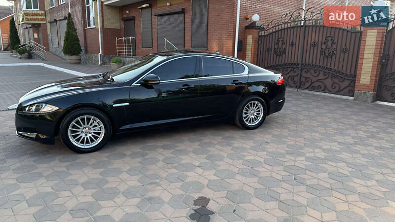 Седан Jaguar XF 2014 в Киеве