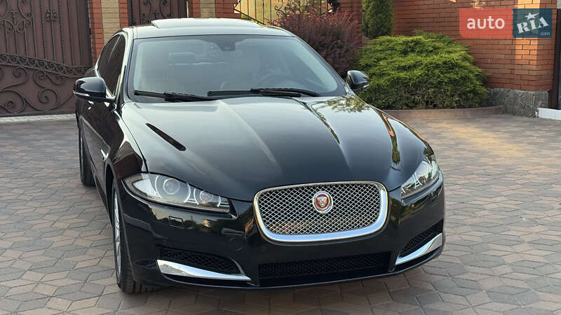 Седан Jaguar XF 2014 в Киеве