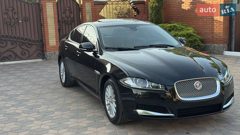 Седан Jaguar XF 2014 в Киеве