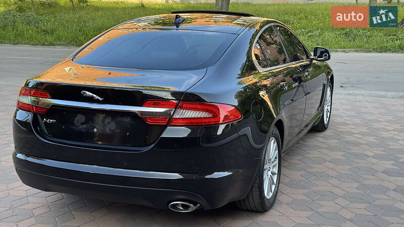 Седан Jaguar XF 2014 в Киеве