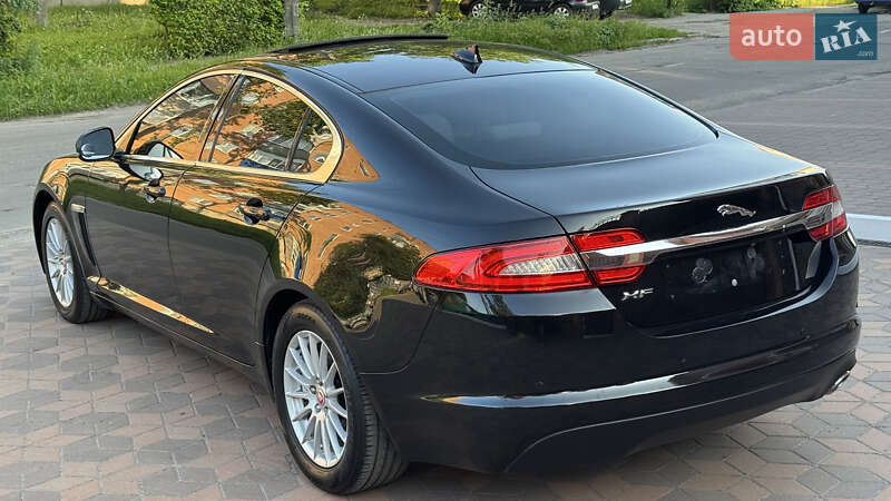 Седан Jaguar XF 2014 в Киеве