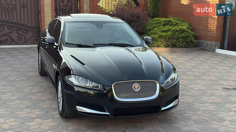 Седан Jaguar XF 2014 в Киеве