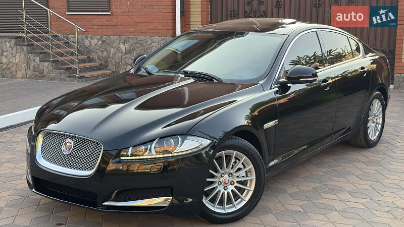 Седан Jaguar XF 2014 в Киеве