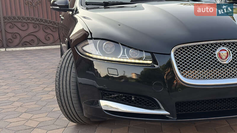 Седан Jaguar XF 2014 в Киеве