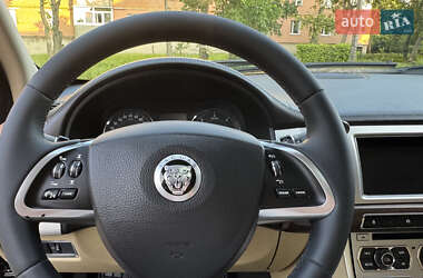 Седан Jaguar XF 2014 в 