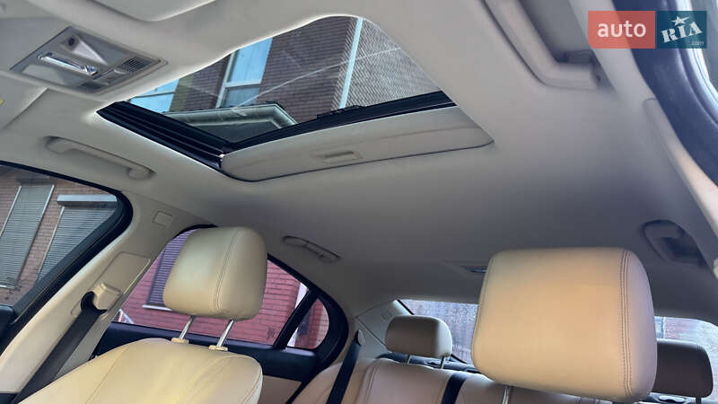 Седан Jaguar XF 2014 в Киеве