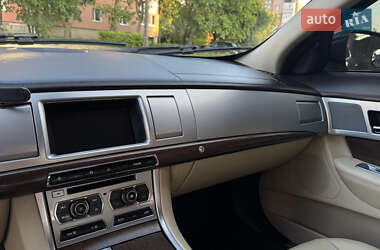 Седан Jaguar XF 2014 в 