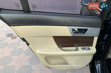 Седан Jaguar XF 2014 в 