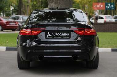 Седан Jaguar XF 2015 в 