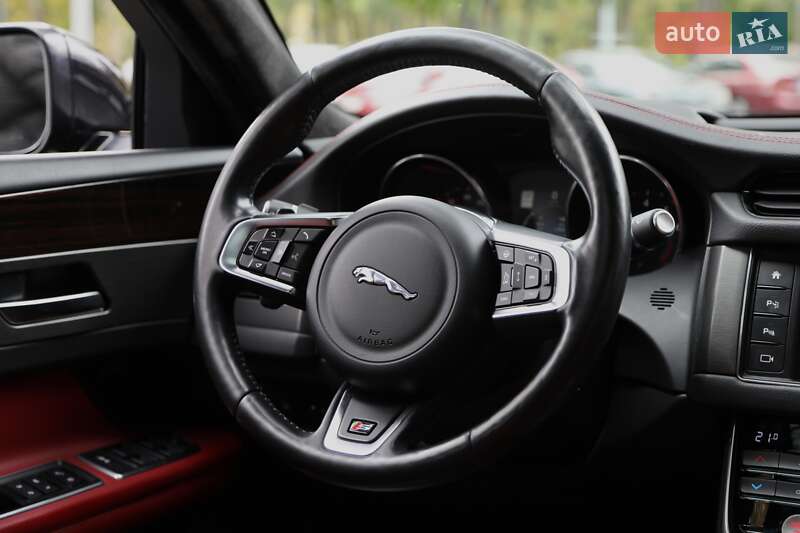 Седан Jaguar XF 2015 в Харькове