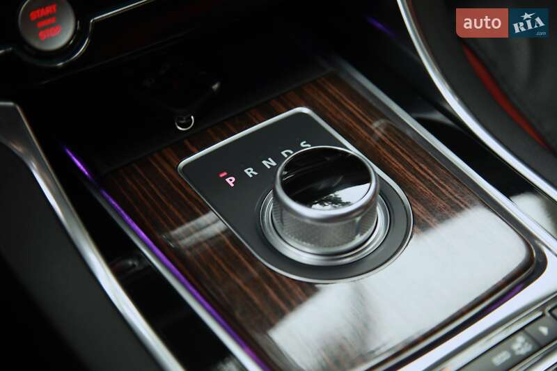 Седан Jaguar XF 2015 в Харькове