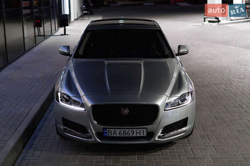 Седан Jaguar XF 2015 в Кропивницком