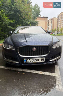 Седан Jaguar XF 2016 в Киеве