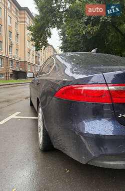 Седан Jaguar XF 2016 в 