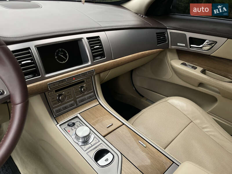 Седан Jaguar XF 2008 в Киеве фото 9 Седан Jaguar XF 2008 в Киеве