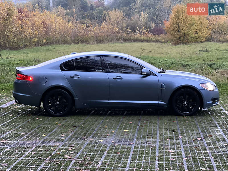 Седан Jaguar XF 2008 в Киеве