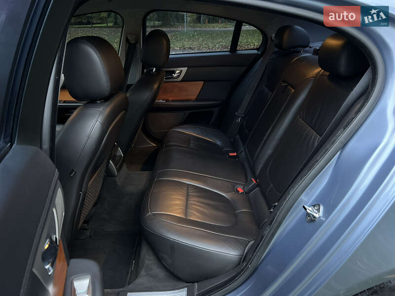 Седан Jaguar XF 2008 в Киеве