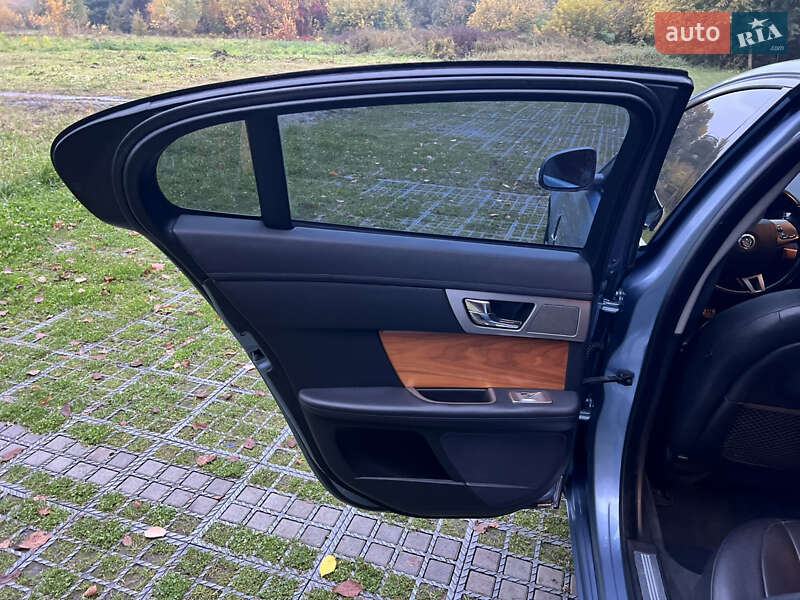 Седан Jaguar XF 2008 в Киеве