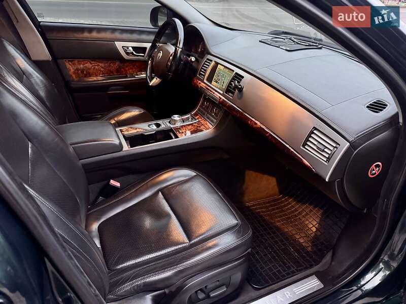 Седан Jaguar XF 2009 в Одессе