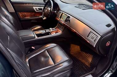 Седан Jaguar XF 2009 в 