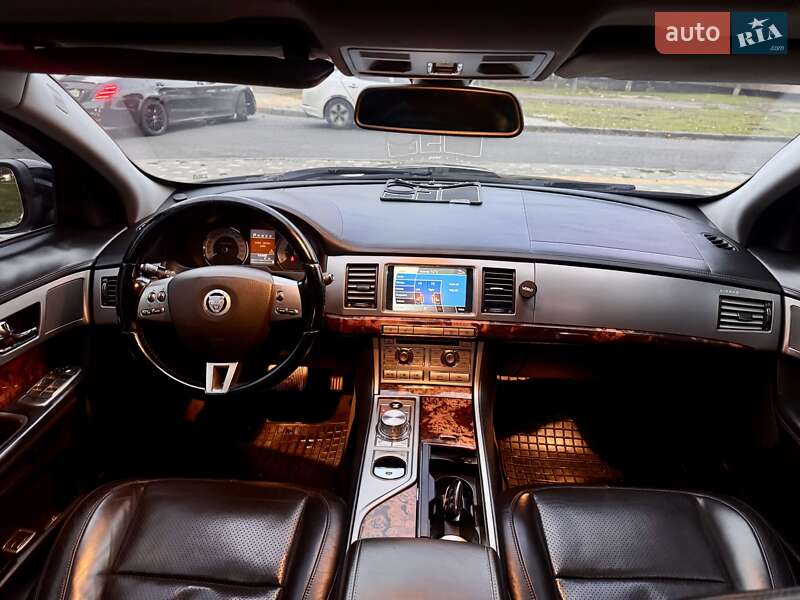 Седан Jaguar XF 2009 в Одессе