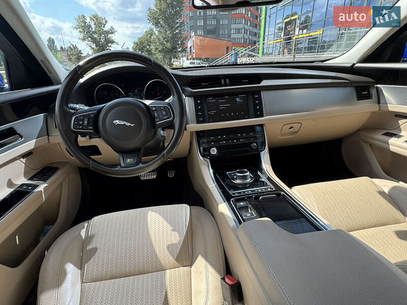 Седан Jaguar XF 2016 в Киеве фото 7 Седан Jaguar XF 2016 в Киеве