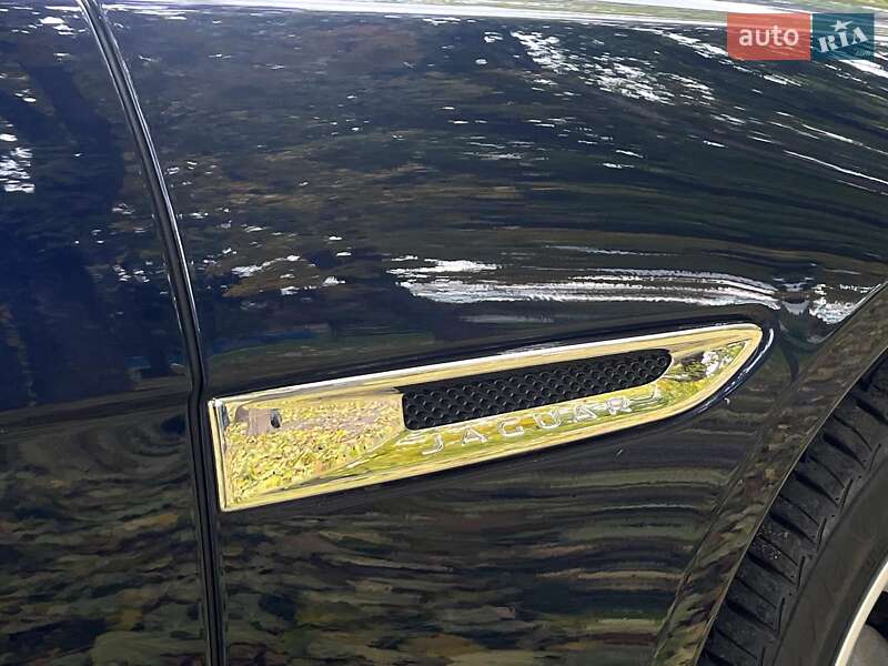 Седан Jaguar XF 2016 в Киеве