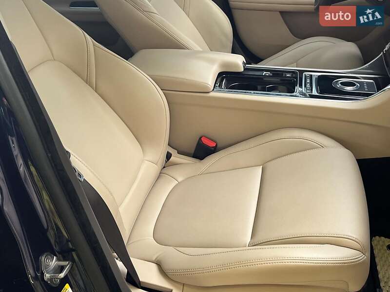 Седан Jaguar XF 2016 в Киеве