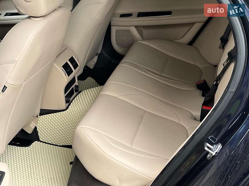 Седан Jaguar XF 2016 в Киеве