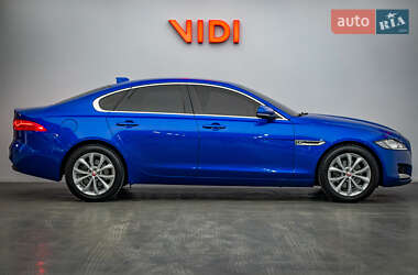Седан Jaguar XF 2016 в 