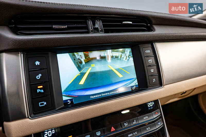 Седан Jaguar XF 2016 в Киеве