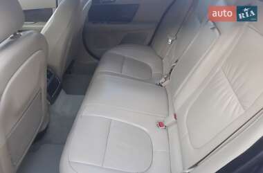 Седан Jaguar XF 2010 в 