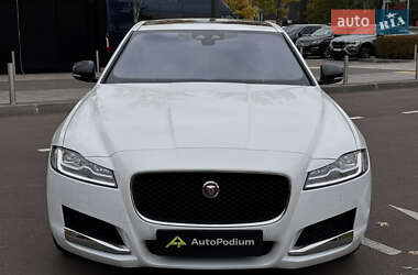Седан Jaguar XF 2016 в 