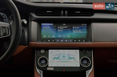 Седан Jaguar XF 2016 в 