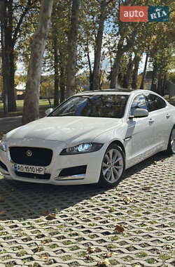 Седан Jaguar XF 2016 в Мукачево