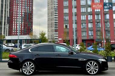 Седан Jaguar XF 2016 в  фото 11 Седан Jaguar XF 2016 в
