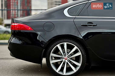 Седан Jaguar XF 2016 в  фото 13 Седан Jaguar XF 2016 в