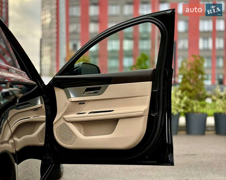 Седан Jaguar XF 2016 в Києві фото 44 Седан Jaguar XF 2016 в Києві