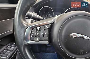 Седан Jaguar XF 2016 в  фото 23 Седан Jaguar XF 2016 в