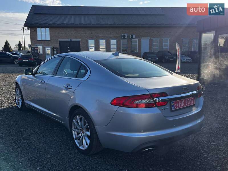 Седан Jaguar XF 2015 в Луцке