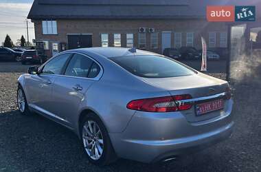 Седан Jaguar XF 2015 в  фото 4 Седан Jaguar XF 2015 в