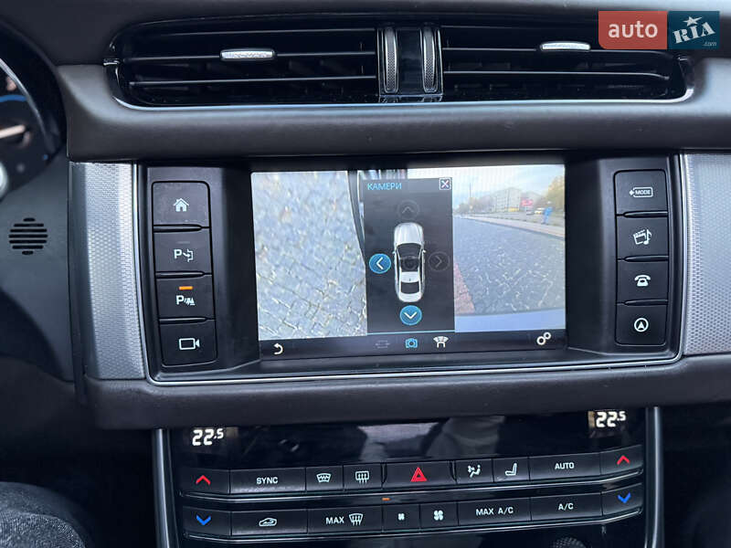 Седан Jaguar XF 2016 в Чернигове