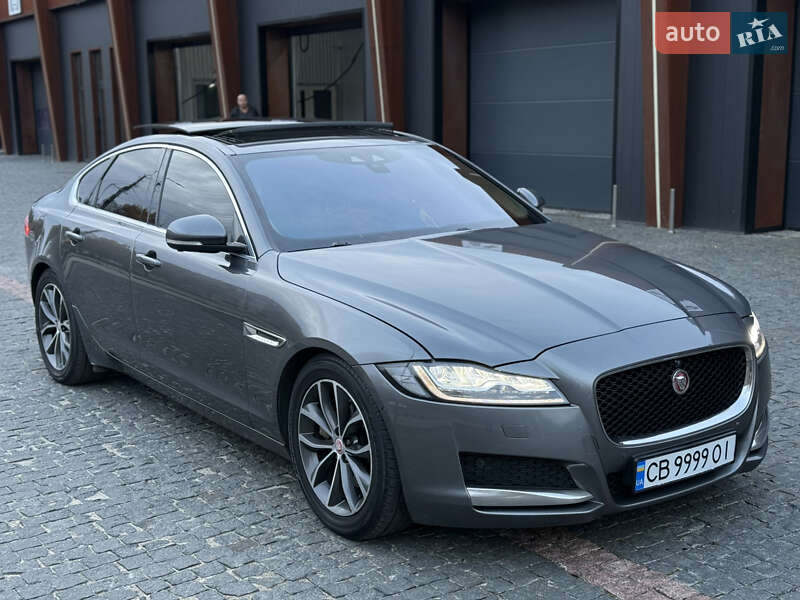 Седан Jaguar XF 2016 в Чернигове
