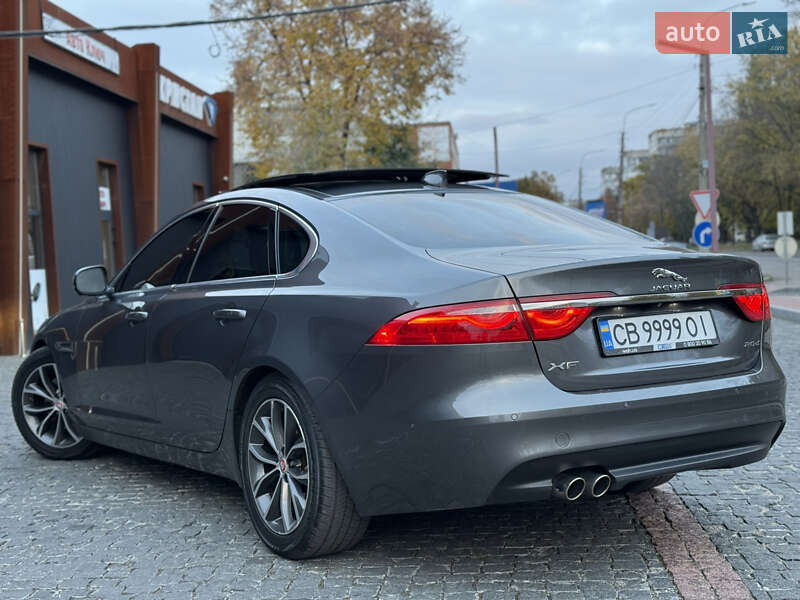 Седан Jaguar XF 2016 в Чернигове